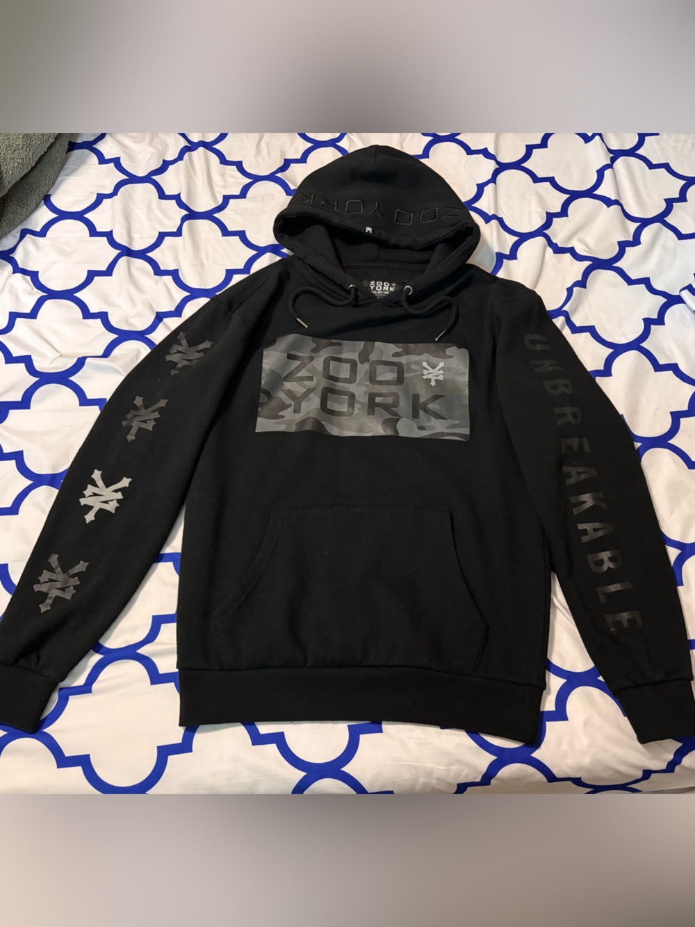 Zoo York Black Pullover Hoodie with Camo Graphic